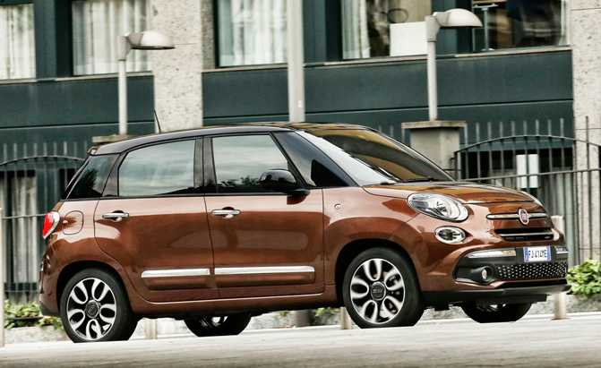 Refreshed 2018 Fiat 500L is Still Pretty Ugly