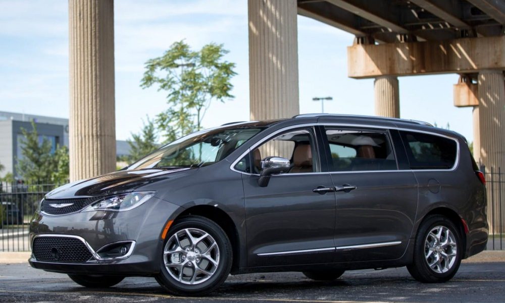 2017 Chrysler Pacifica Photo Gallery