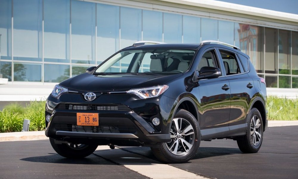 Toyota Drops Price of 2017 RAV4