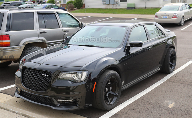 Report: A Chrysler 300 Hellcat is Happening