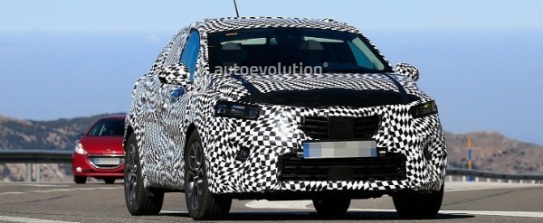 2020 Renault Captur Shows Angry Look Under New Camouflage