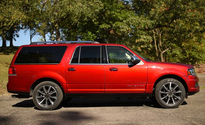 2016 Lincoln Navigator L Review: Curbed with Craig Cole