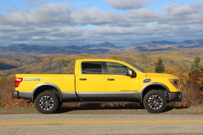 2017 Nissan Titan vs Titan XD Review