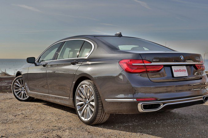 2016 BMW 750i xDrive Review