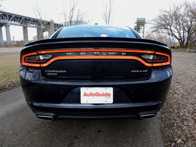 2016 Dodge Charger SXT AWD Review