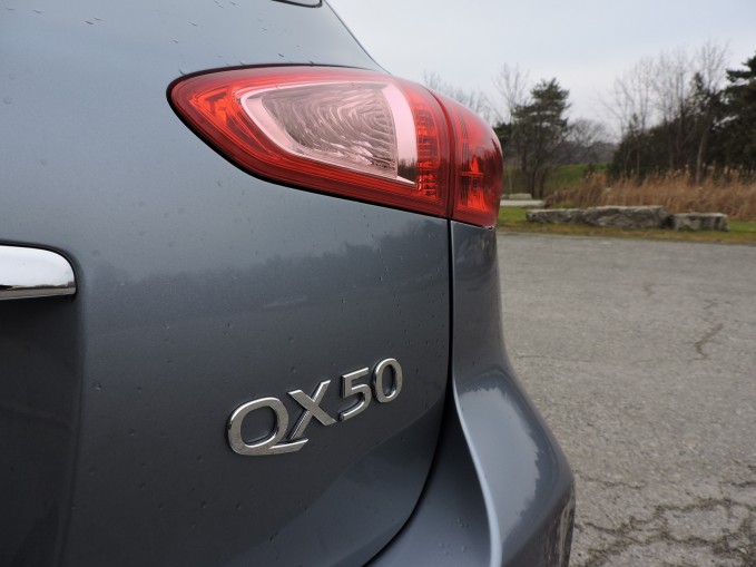 2016 Infiniti QX50 AWD Review