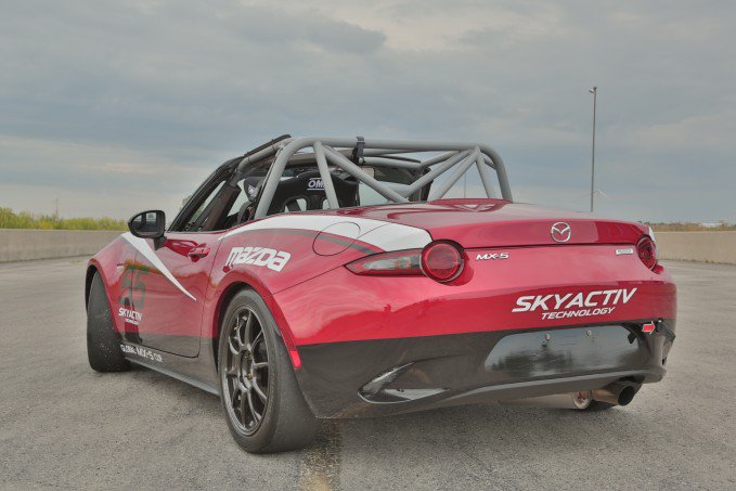 2016 Mazda MX-5 Cup Car Review