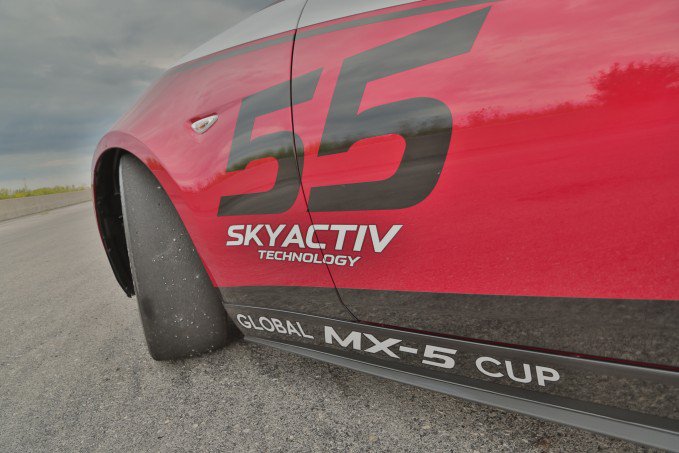 2016 Mazda MX-5 Cup Car Review