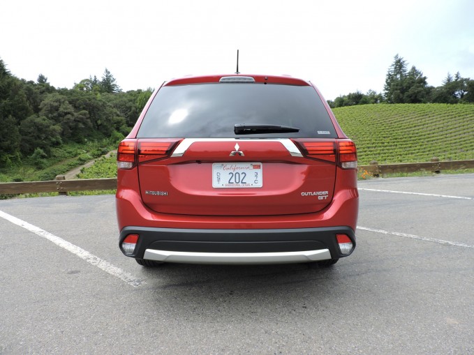 2016 Mitsubishi Outlander Review