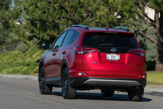 2016 Toyota RAV4 SE Review