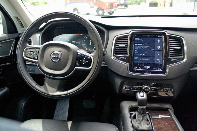 2016 Volvo XC90 T6 Review