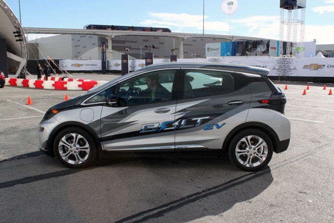 2017 Chevrolet Bolt Review - First Drive