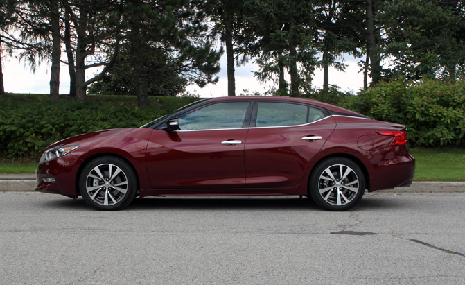 9 Things Nissan Shows Off With the 2016 Maxima