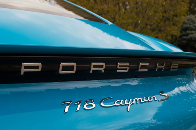 5 Pros and Cons for Commuting in a Porsche Cayman