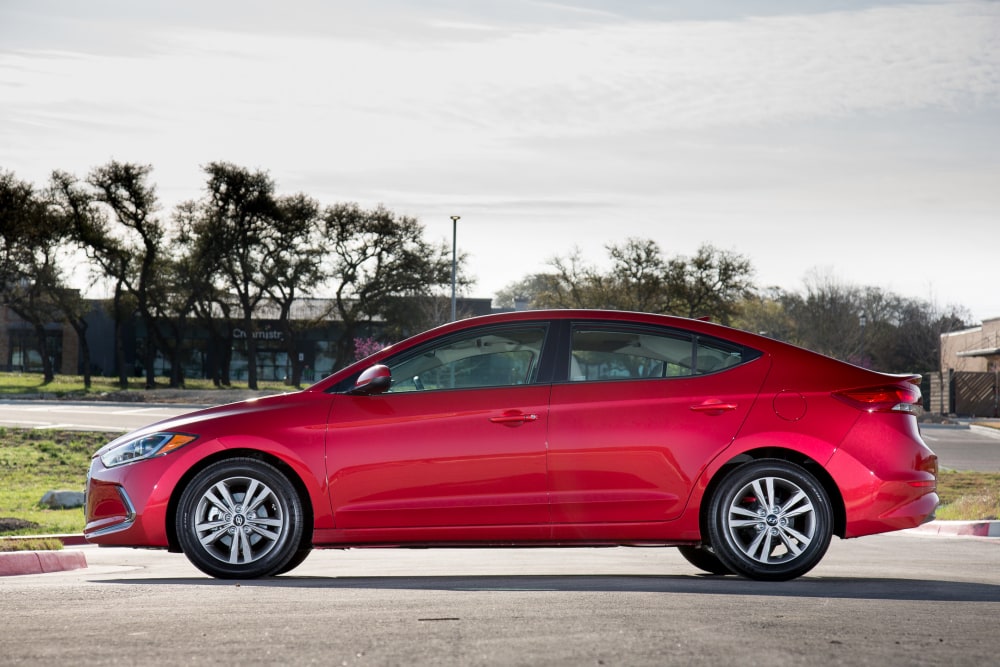 2017 Hyundai Elantra Review: Photo Gallery