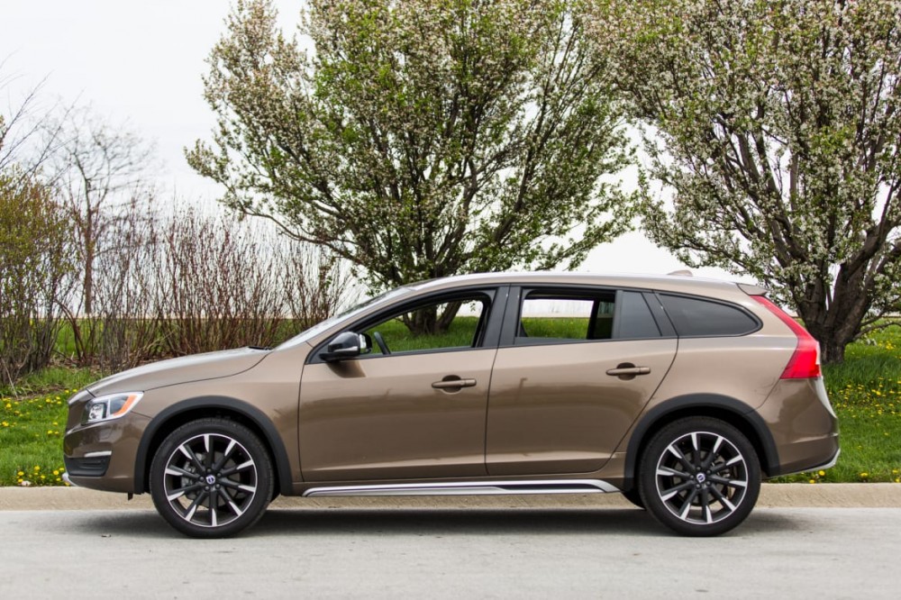 2017 Volvo V60 Cross Country:  AutoAfterWorld