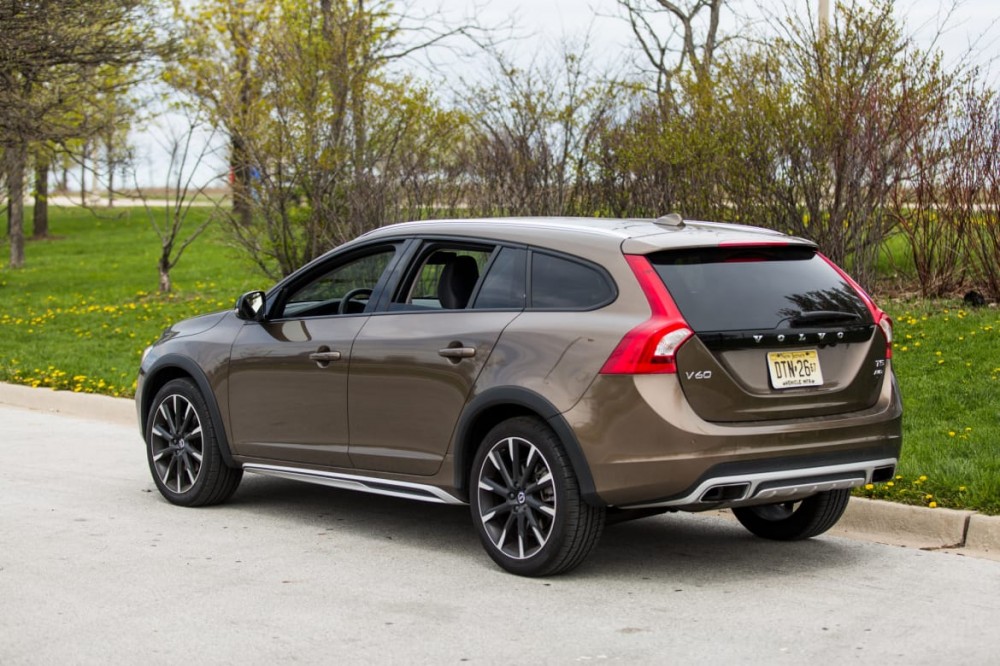 2017 Volvo V60 Cross Country:  AutoAfterWorld