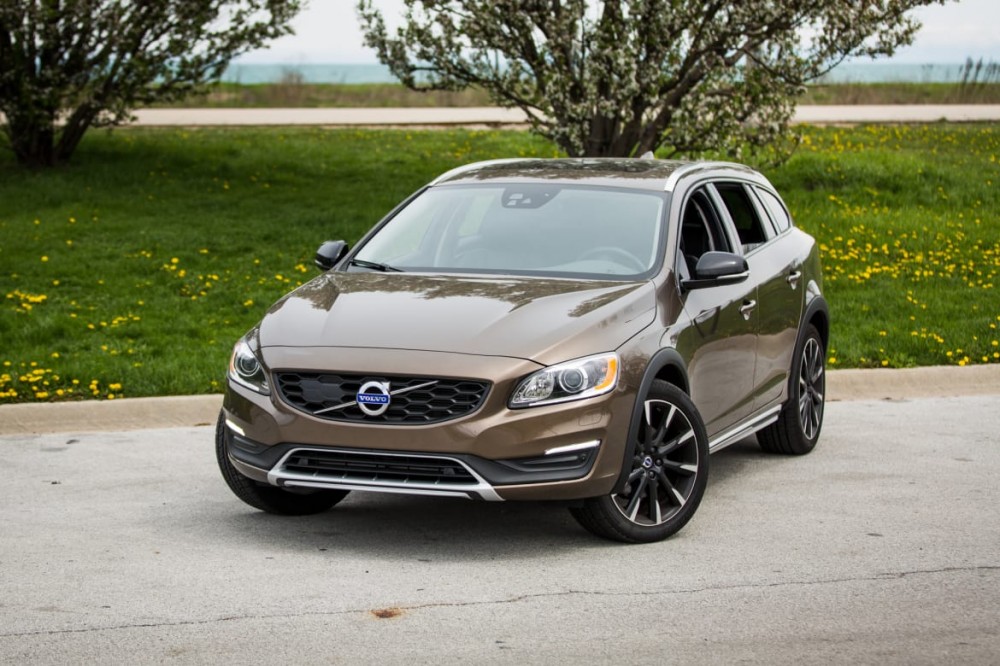 2017 Volvo V60 Cross Country:  AutoAfterWorld