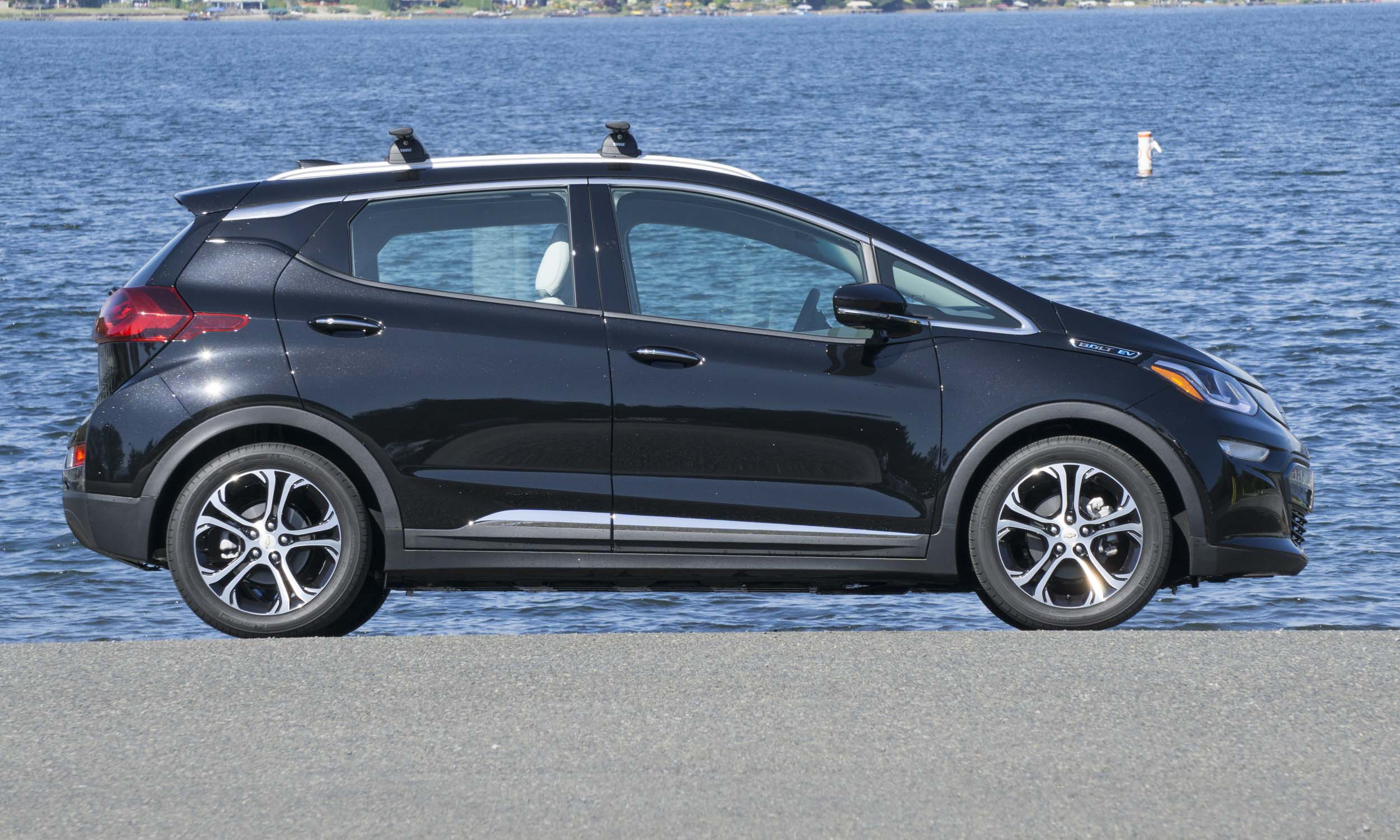 2017 Chevrolet Bolt EV: Review